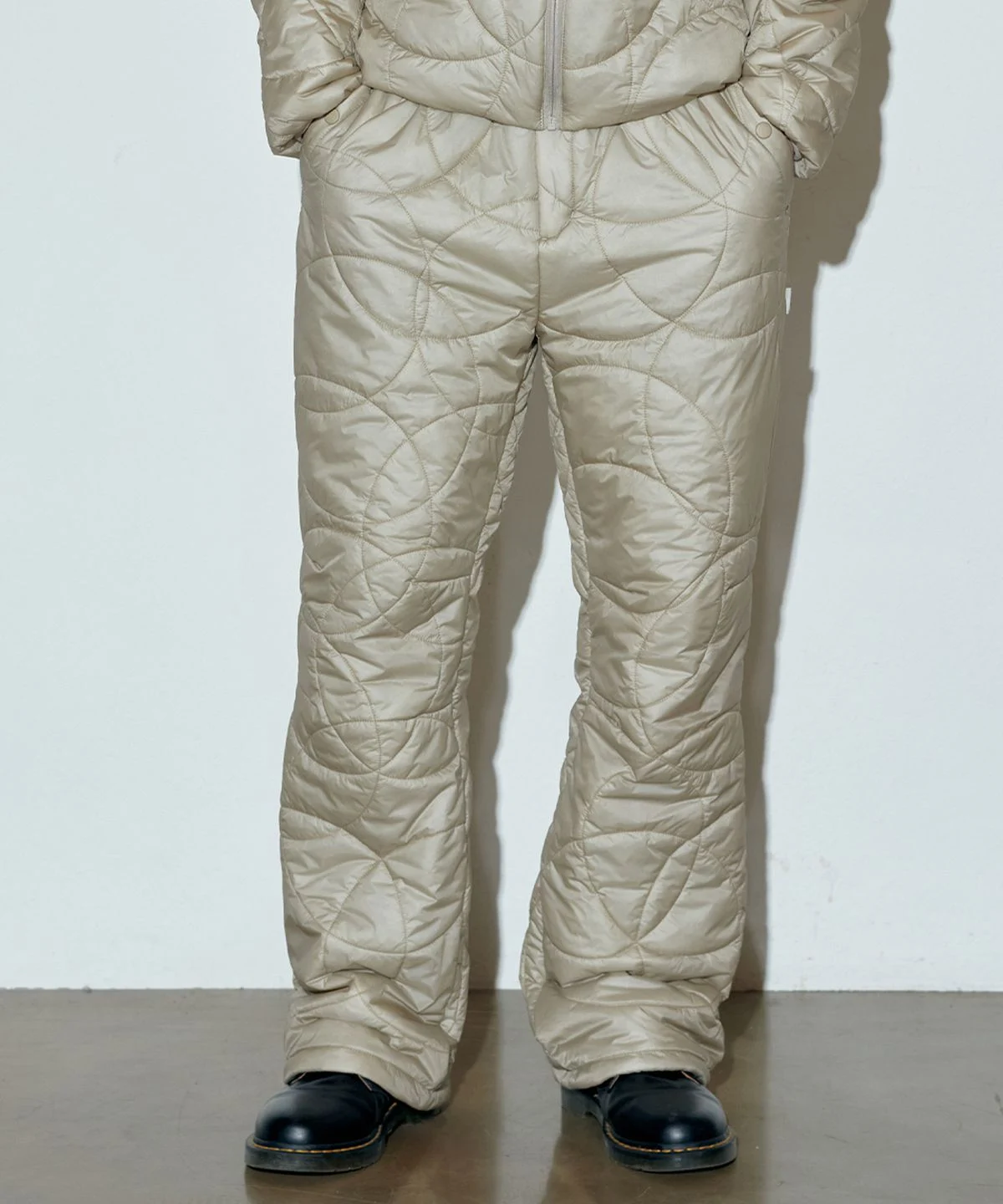 캠핑 좋아하는 남동생 생일 선물로 고른 스컬프터 PRIMALOFT Quilted Pants D.Beige SC23A478BE 실물 핏