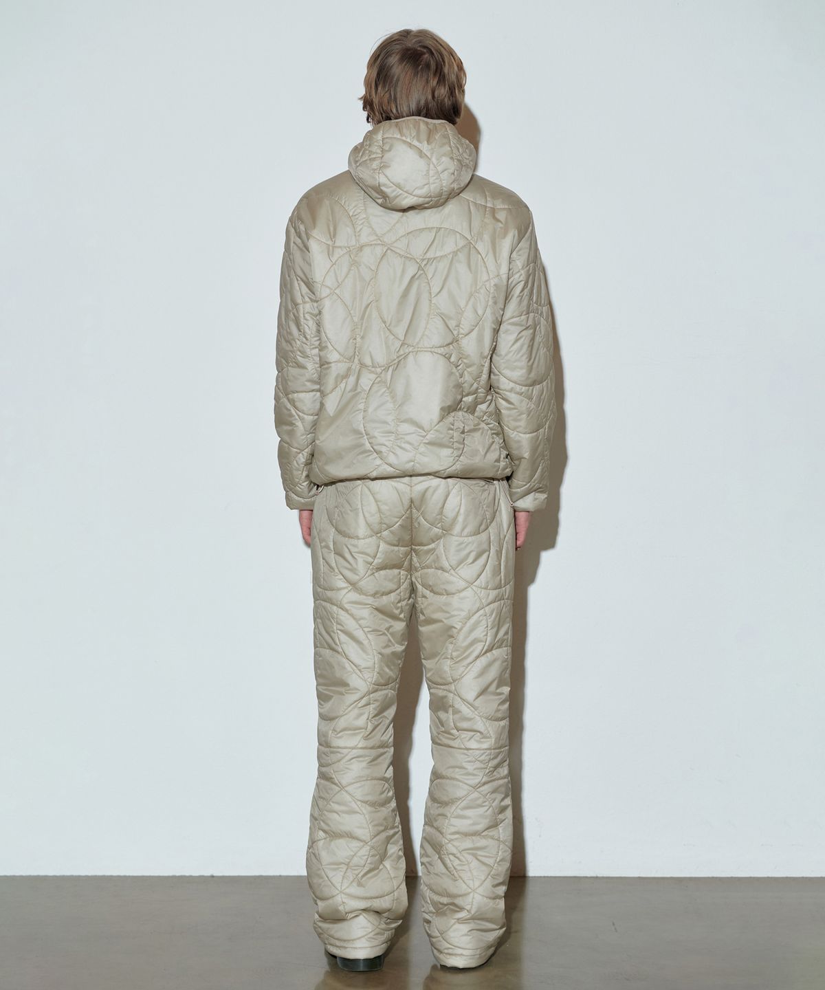 캠핑 좋아하는 남동생 생일 선물로 고른 스컬프터 PRIMALOFT Quilted Pants D.Beige SC23A478BE 실물 핏 · 상품 이미지 4