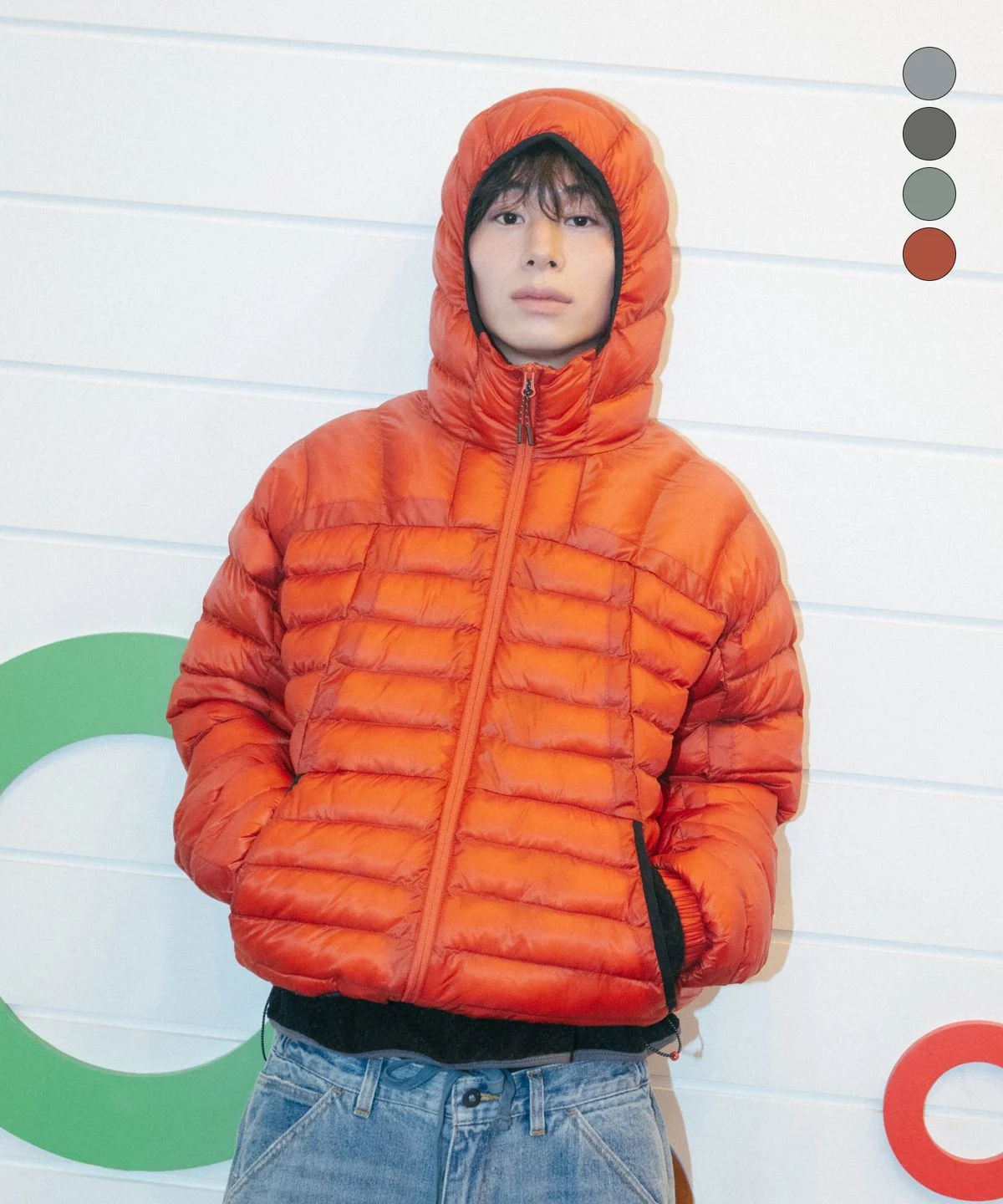 178cm 남성이 자켓을 착용하고 활동하는 모습, 어깨 라인과 기장감이 자연스럽게 드러나는 컷